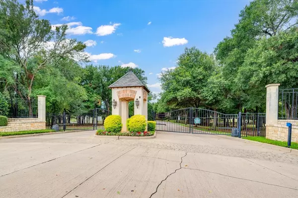 Colleyville, TX 76034,5134 Post Oak Trail