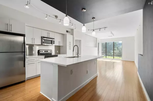 Dallas, TX 75219,4040 N Hall Street #107