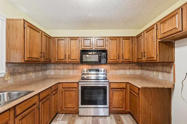 Lewisville, TX 75067,758 Red Oak Drive