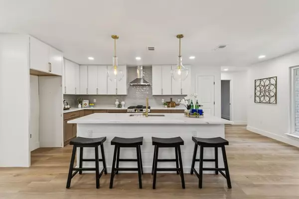 Dallas, TX 75248,6005 Berry Trail Court