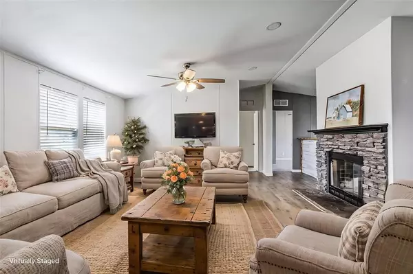 Southmayd, TX 75092,112 Pine Ridge Circle