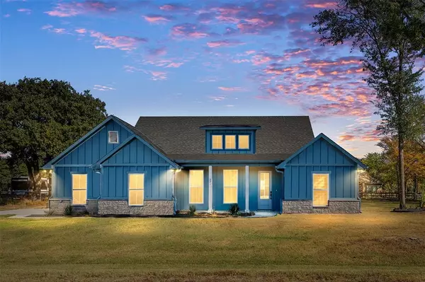 721 Clubview Drive, Mabank, TX 75143