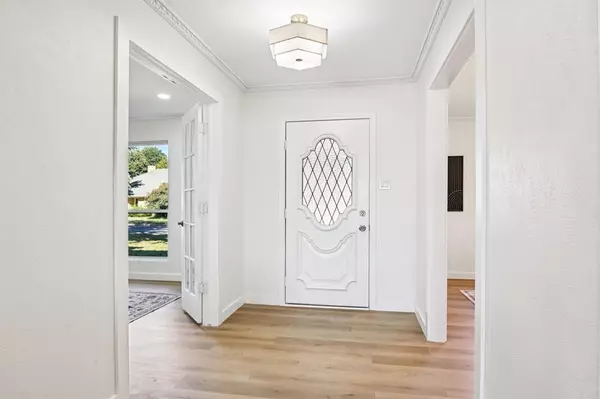 Arlington, TX 76016,4300 Kingswick Drive