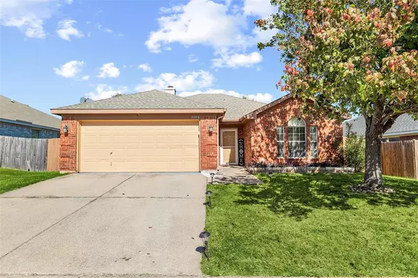 5104 Valley Village Drive, Fort Worth, TX 76123