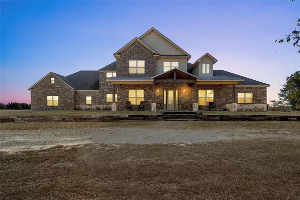 2370 Garrett Lane, China Spring, TX 76633