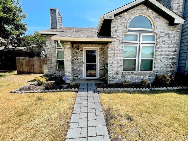6419 Valleybrooke Court, Arlington, TX 76001