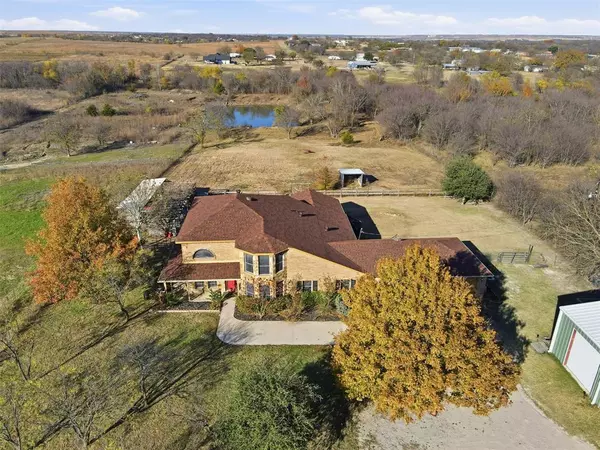 5824 Sky Road, Joshua, TX 76058