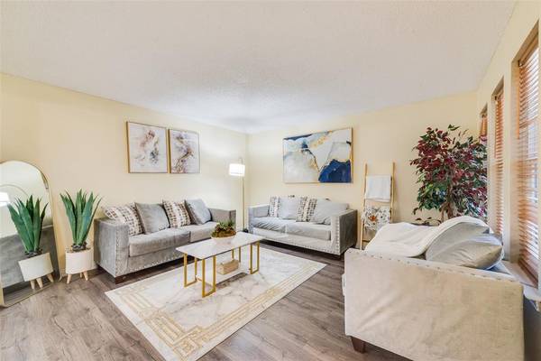 Richardson, TX 75081,527 Towne House Lane