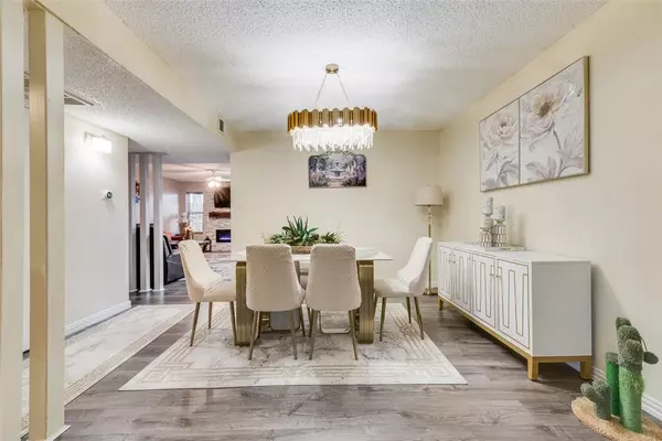 Richardson, TX 75081,527 Towne House Lane