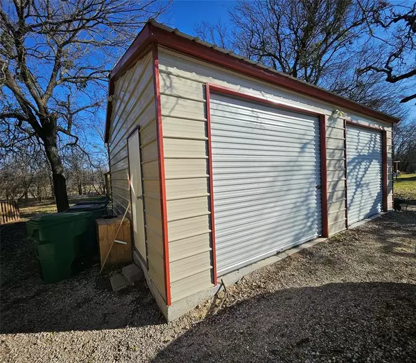 Lake Bridgeport, TX 76426,1006 East Drive