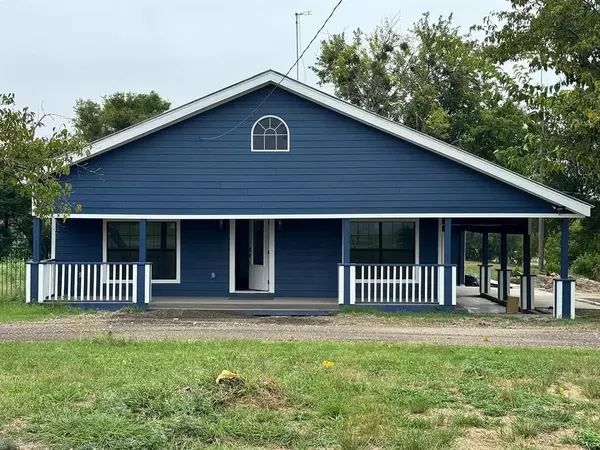 424 Martin Duke Road, Van Alstyne, TX 75495