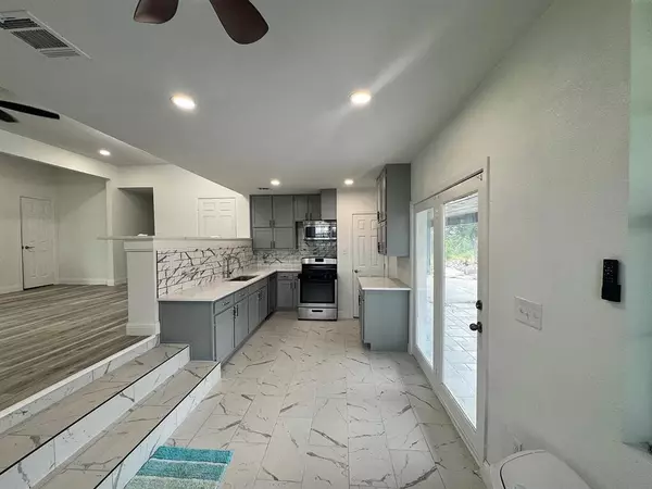 Van Alstyne, TX 75495,424 Martin Duke Road