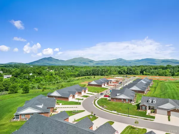 Bedford, VA 24523,176 Villa Oak CIR