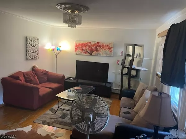 Kearny Town, NJ 07032,447 Elm St