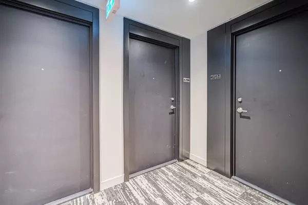 Toronto C08, ON M5B 0E6,252 Church ST #4206