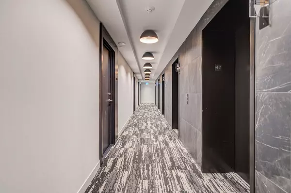 Toronto C08, ON M5B 0E6,252 Church ST #4206