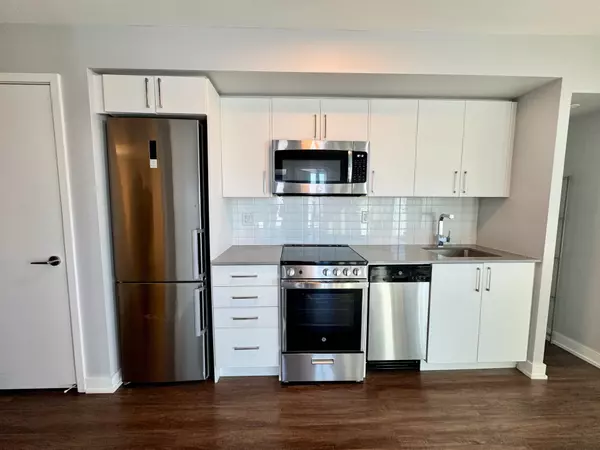 Toronto C06, ON M3H 0E2,38 Monte Kwinter CT #620