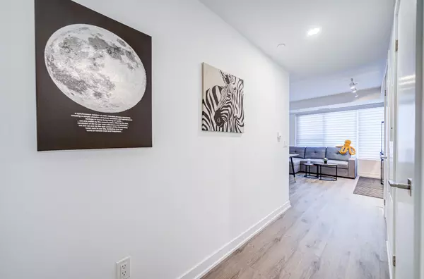 Toronto C08, ON M5B 0E6,252 Church ST #2006