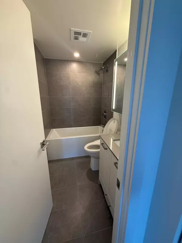 Toronto C13, ON M3A 0B5,65 Curlew DR #190