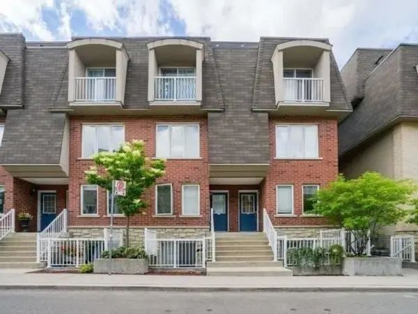 65 Turntable CRES #90, Toronto W02, ON M6H 4K8