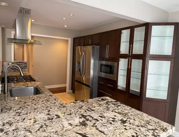 Mississauga, ON L5M 4J6,2636 Credit Valley RD