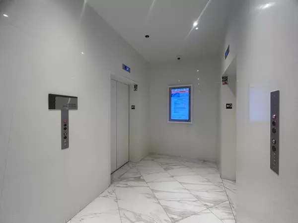 Mississauga, ON L5B 0M3,3900 Confederation Pkwy #1903