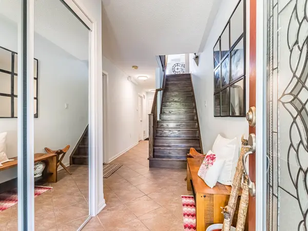 Milton, ON L9T 0G2,673 Holly AVE