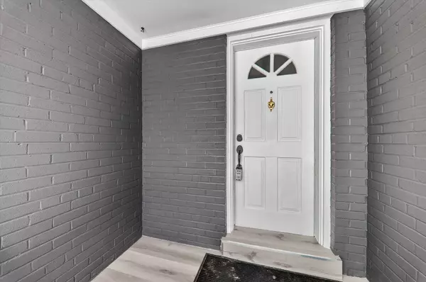 Toronto W05, ON M3N 2R2,5 Forge DR