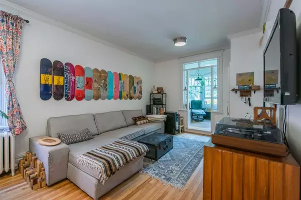 West Centre Town, ON K1Y 2G1,138 Bayswater AVE