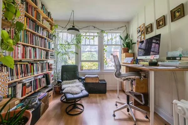 West Centre Town, ON K1Y 2G1,138 Bayswater AVE