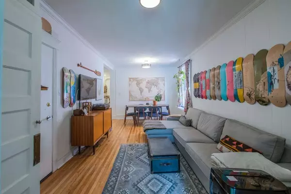 West Centre Town, ON K1Y 2G1,138 Bayswater AVE