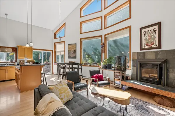 Ucluelet, BC V0R 3A0,978 Peninsula Rd