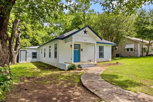 1017 E Washington Street, Paris, TX 75460