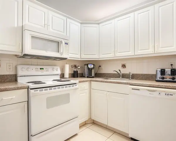 Lauderhill, FL 33313,4750 NW 22nd Ct #204