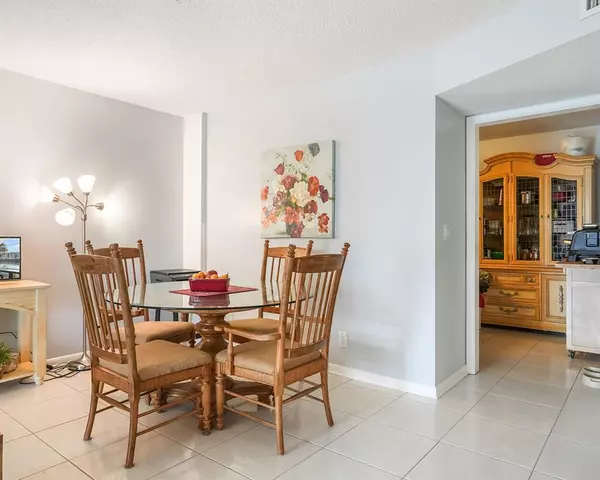 Lauderhill, FL 33313,4750 NW 22nd Ct #204