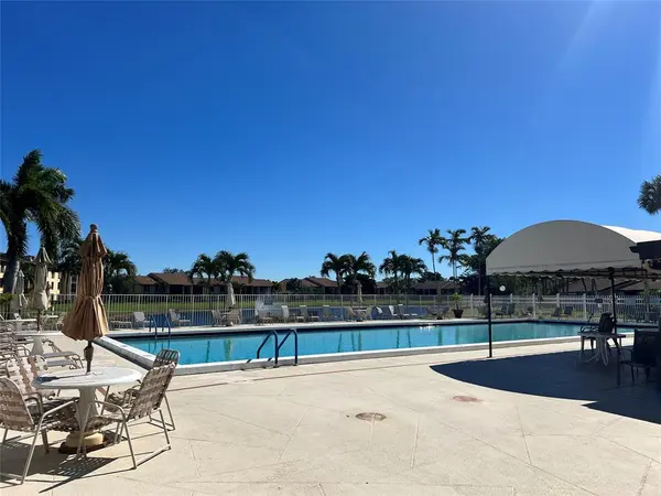 Greenacres, FL 33415,822 Sky Pine Way #E2