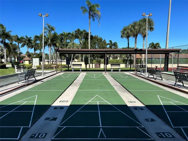 Greenacres, FL 33415,822 Sky Pine Way #E2