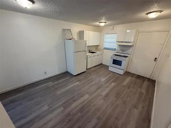 Pembroke Pines, FL 33023,6840 Pembroke Road #110