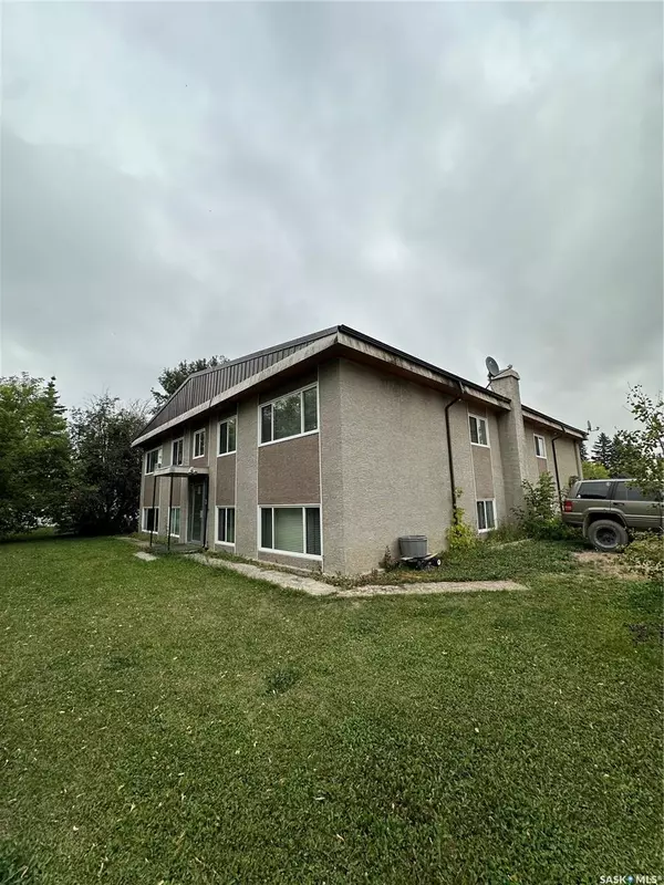 St. Walburg, SK S0M 0E2,113 3rd STREET E