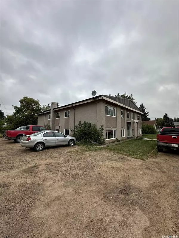 St. Walburg, SK S0M 0E2,113 3rd STREET E