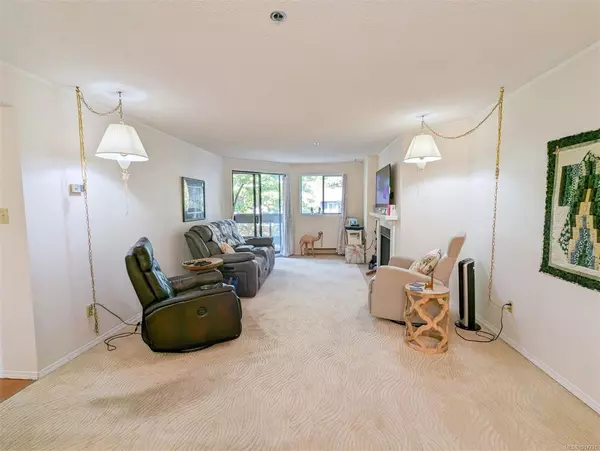 Victoria, BC V8T 5B8,1560 Hillside Ave #309