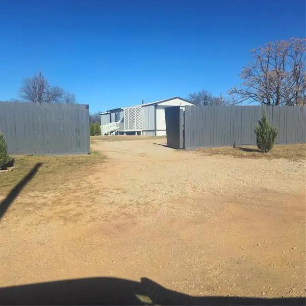 130 Trails End Circle, Millsap, TX 76066