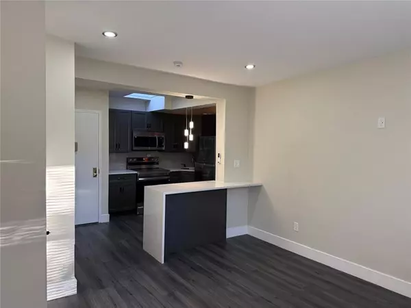 Astoria, NY 11370,19-49 80th ST #2F