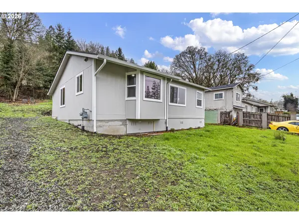Roseburg, OR 97470,1641 SE MARSTERS AVE