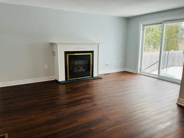 221 Hickling TRL, Barrie, ON L4M 5W6