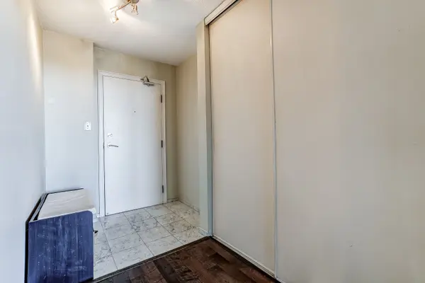 Mississauga, ON L5B 3W4,350 Webb DR #1208