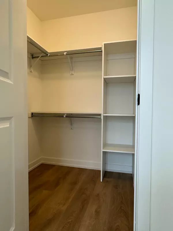 Oakville, ON L6H 7K4,345 Wheat Boom DR #910