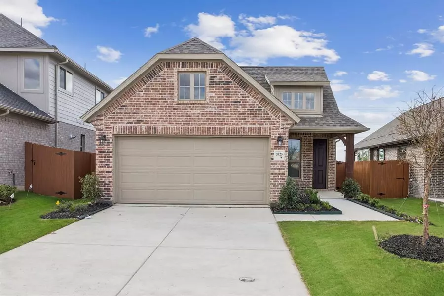 3925 Allred Drive, Heartland, TX 75114