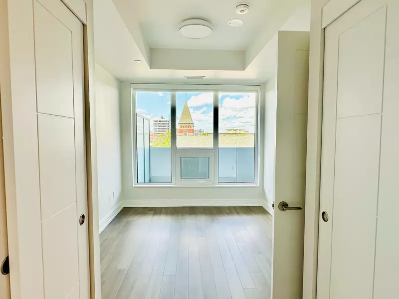 2525 Bathurst ST #1011, Toronto C04, ON M6B 2Y9