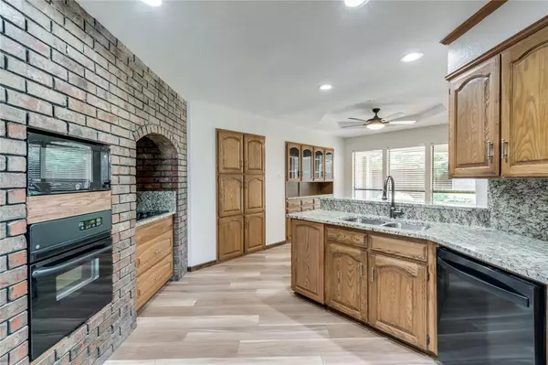 Grapevine, TX 76051,510 Dunn Court